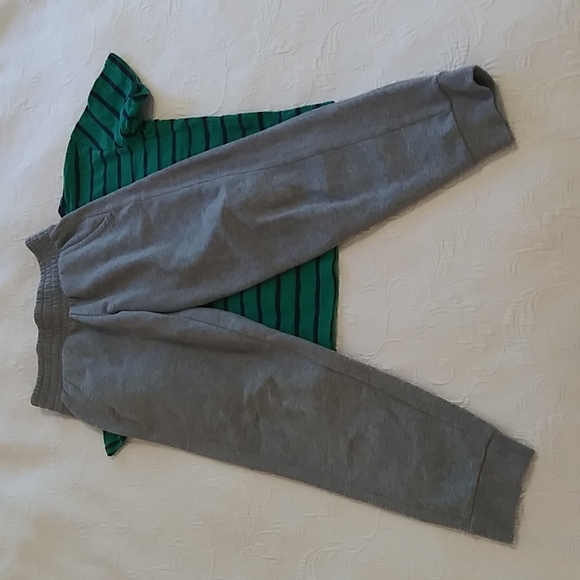 Boys bundle of Gymboree Tshirt (size 10) & Champion sweats joggers size 10/12 - Picture 7 of 10